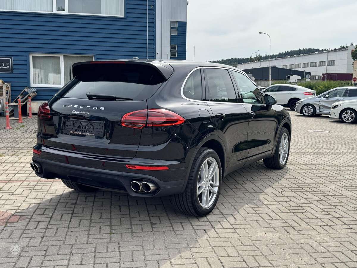 Porsche Cayenne - 6