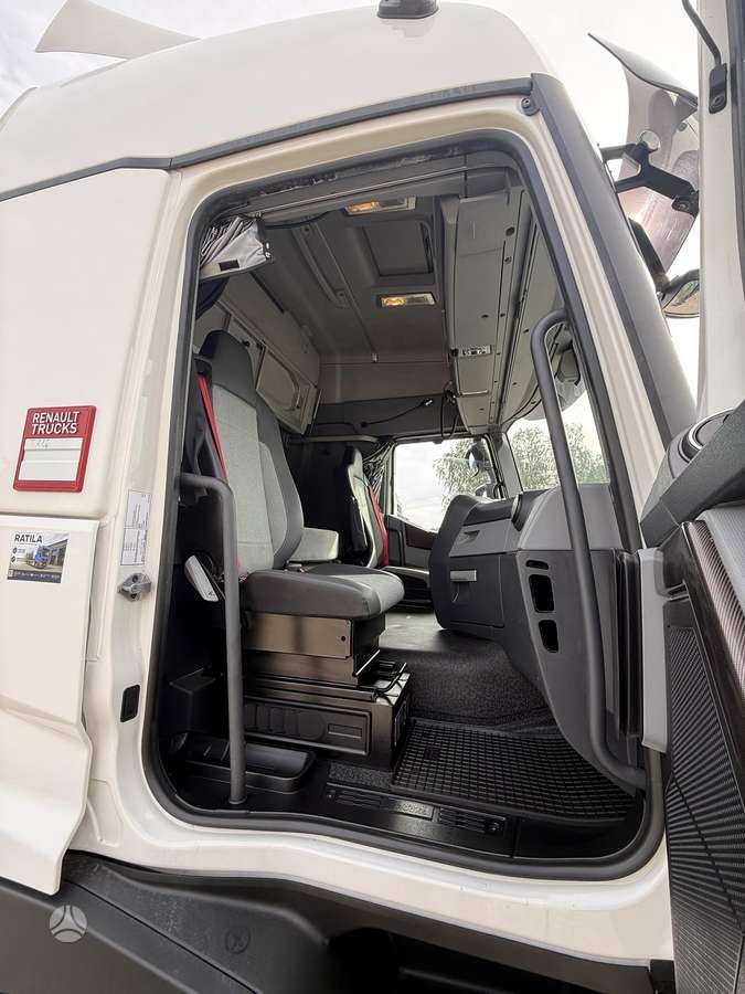 Renault T 460, автовозы