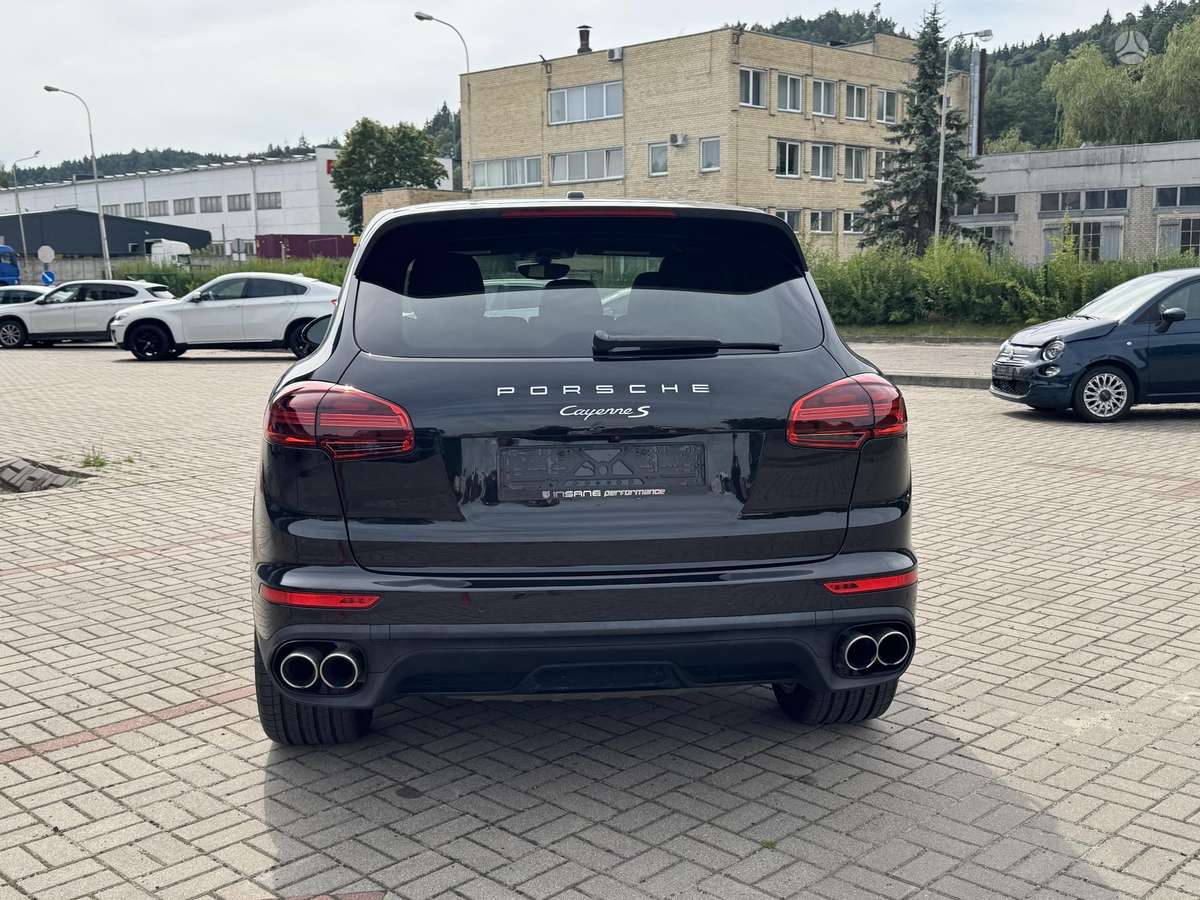 Porsche Cayenne - 5