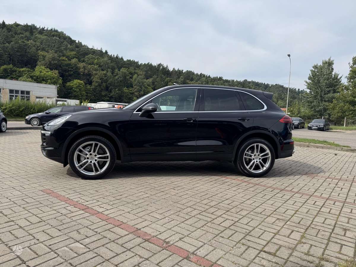 Porsche Cayenne - 3