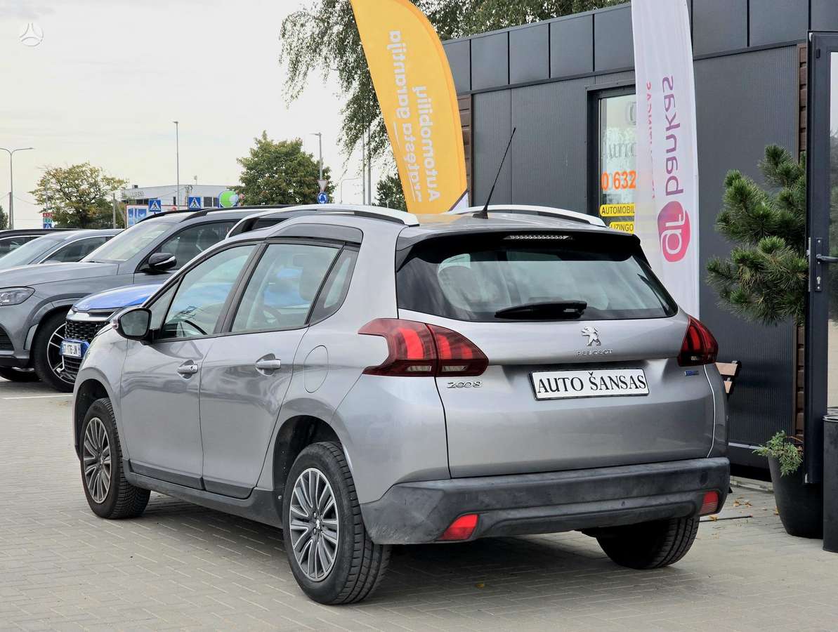 Peugeot 2008, 1.2 l., hatchback