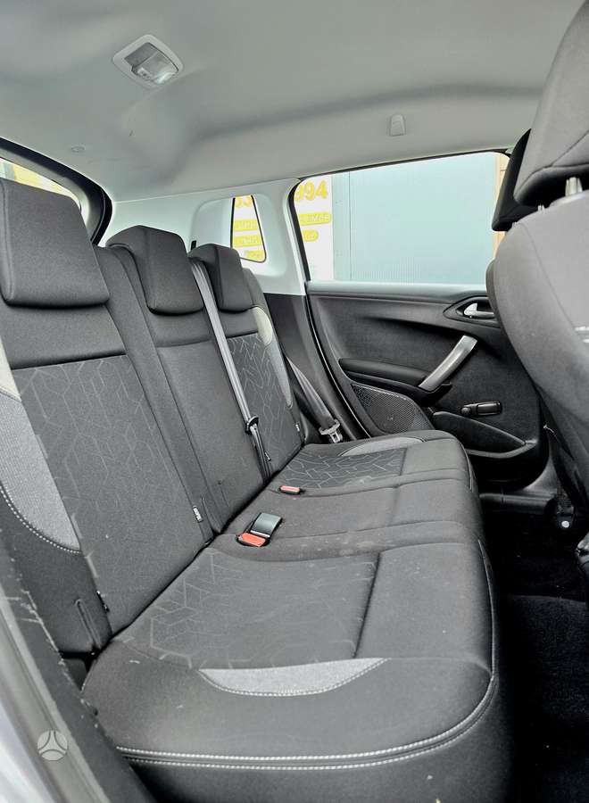 Peugeot 2008, 1.2 l., hatchback