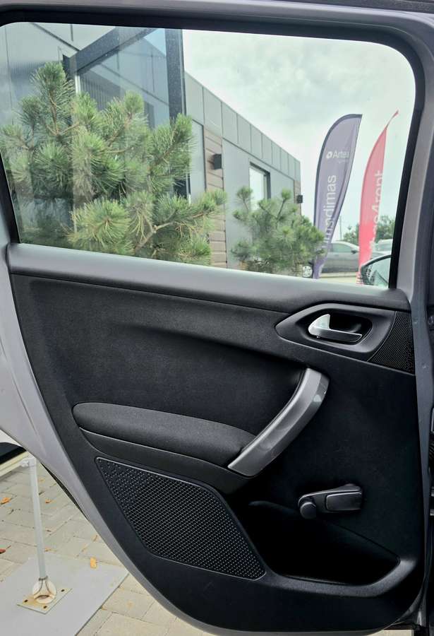 Peugeot 2008, 1.2 l., hatchback