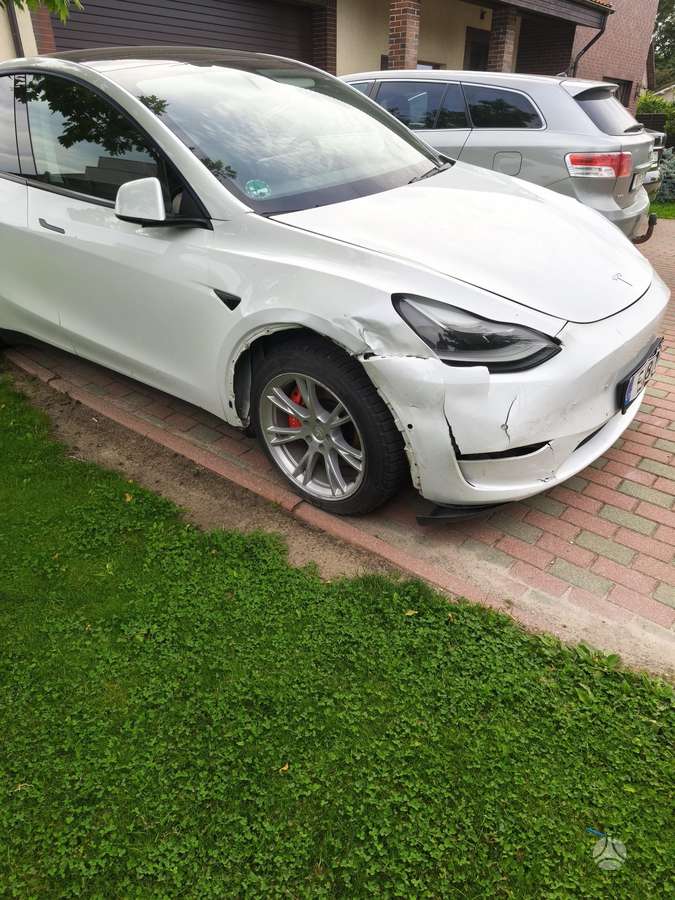Tesla Model Y, 82 кВт·ч, Хэтчбек