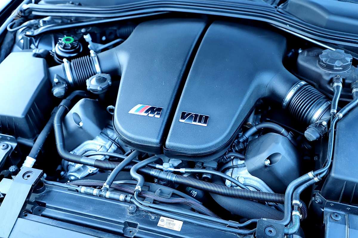 BMW M6, 5.0 l., convertible
