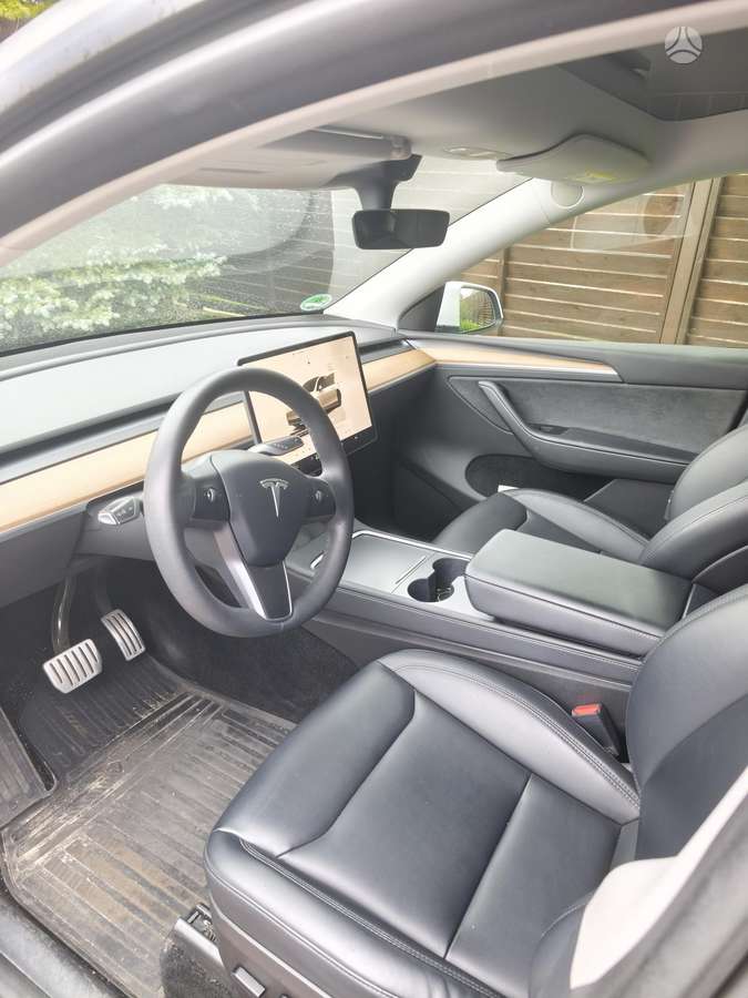 Tesla Model Y, 82 кВт·ч, Хэтчбек