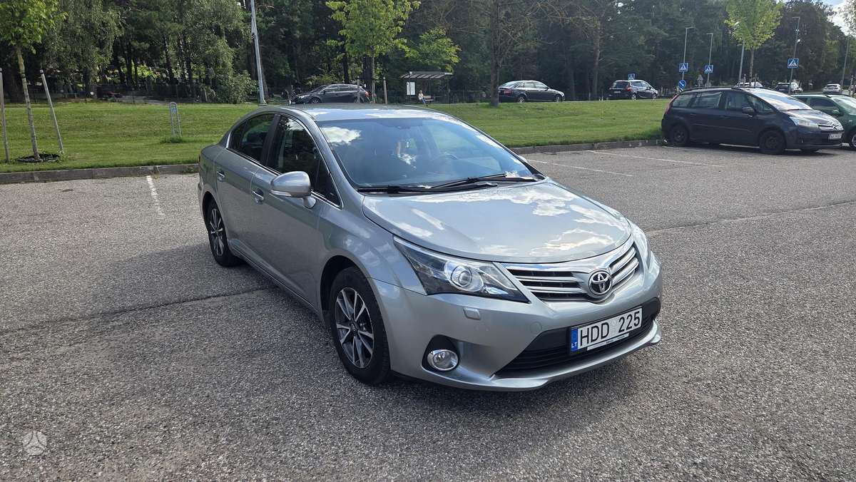 Toyota Avensis - 1