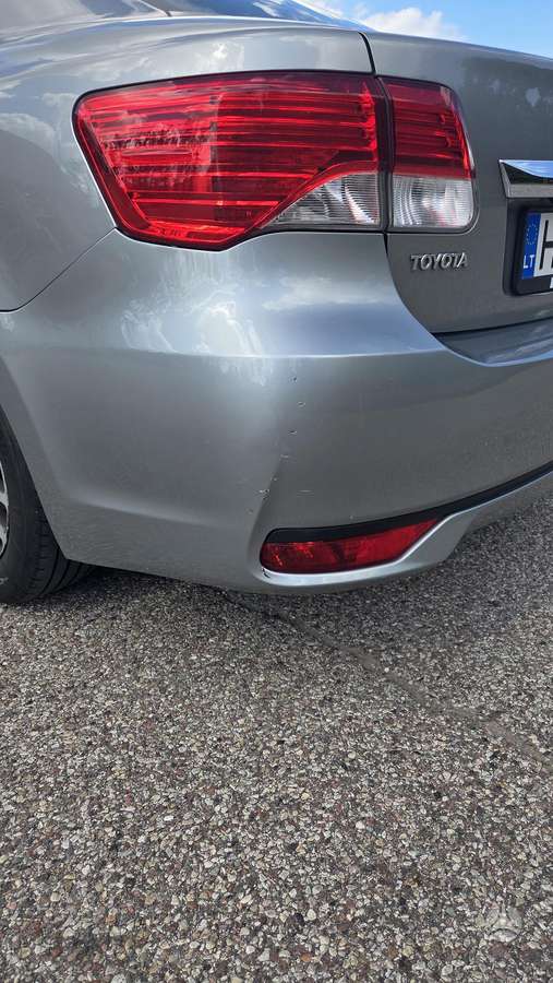 Toyota Avensis - 6