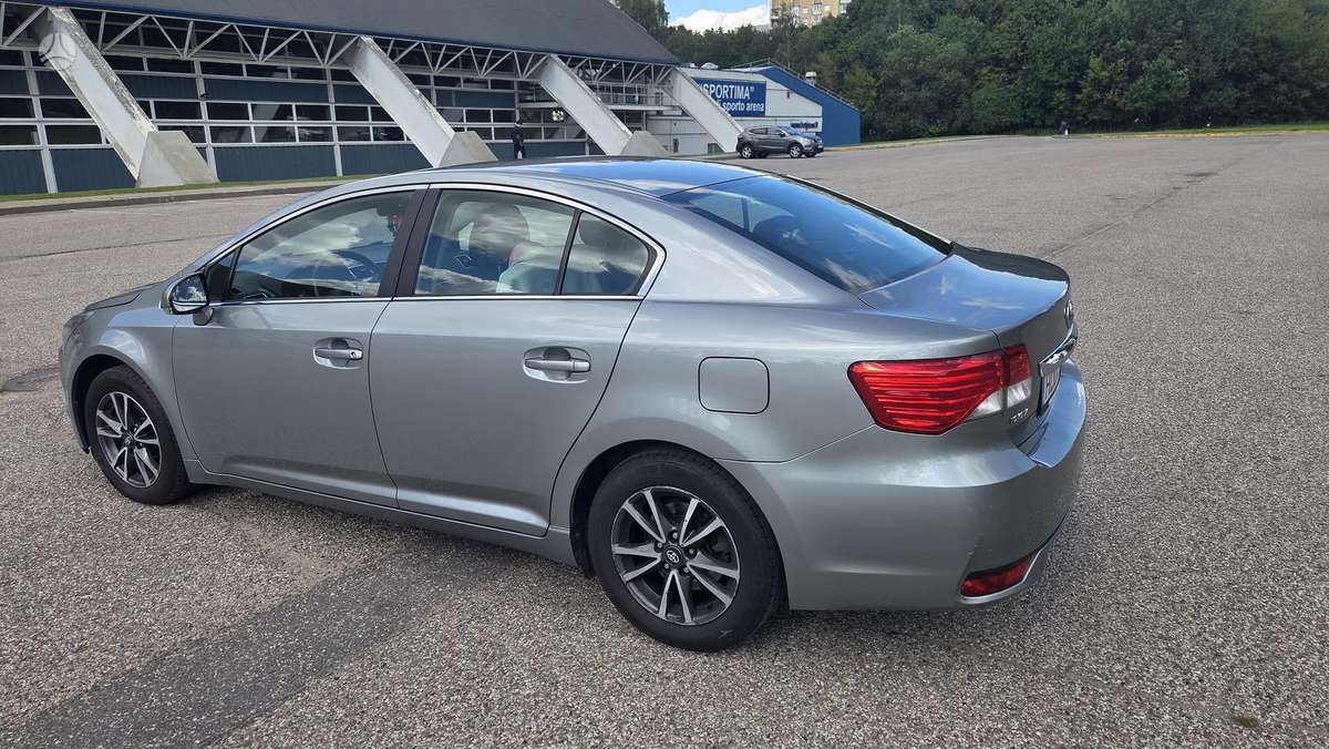 Toyota Avensis - 4