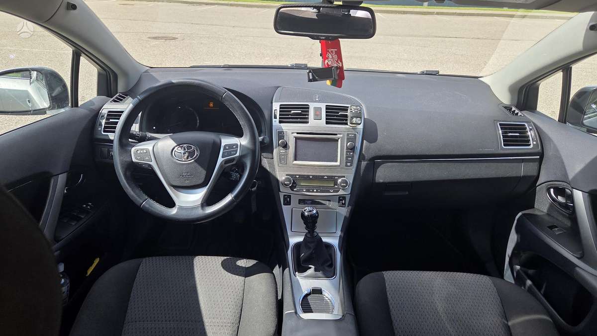 Toyota Avensis - 7