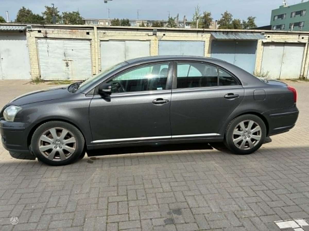 Toyota Avensis - 2