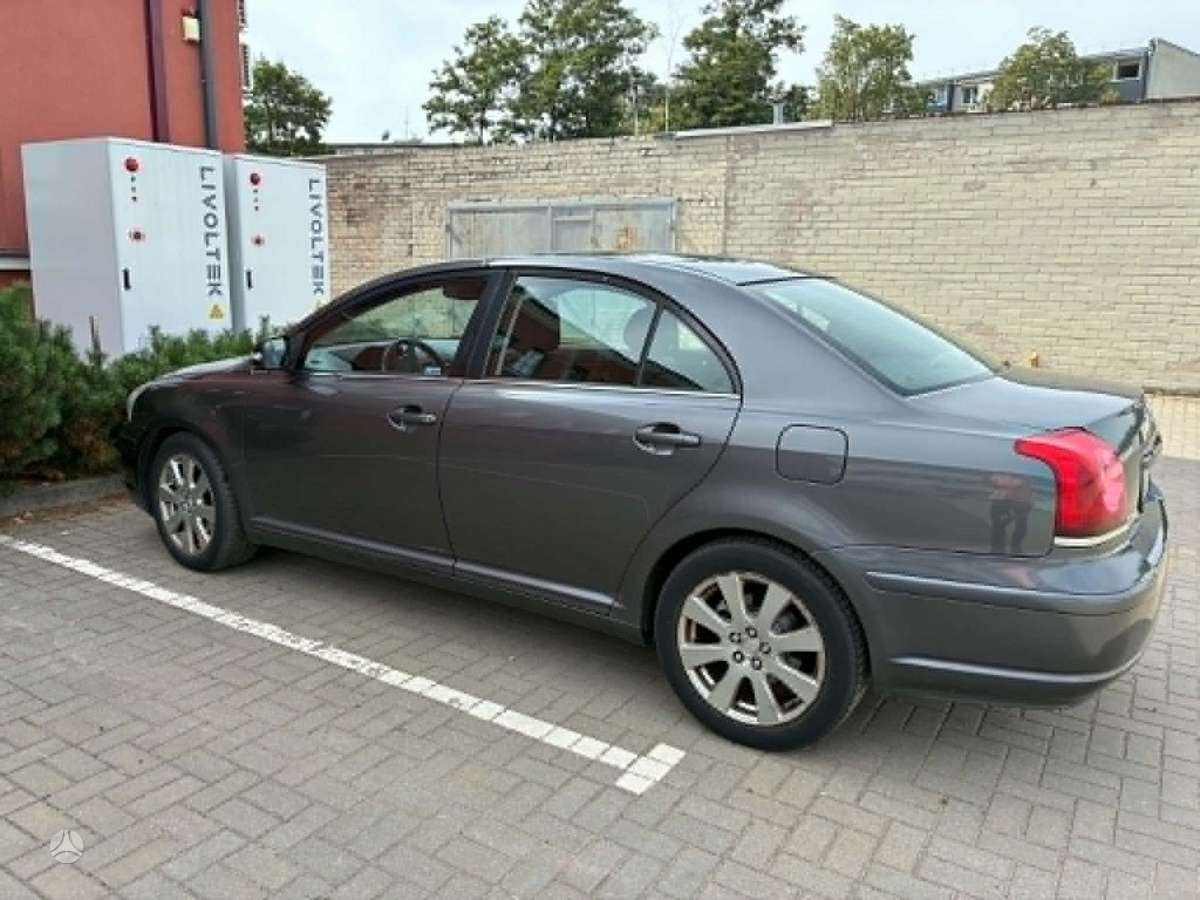 Toyota Avensis - 5