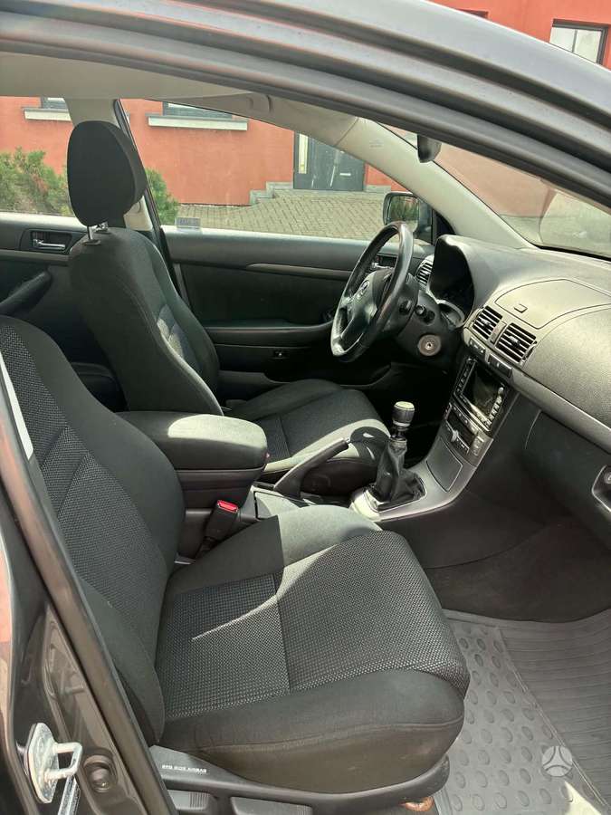 Toyota Avensis - 6