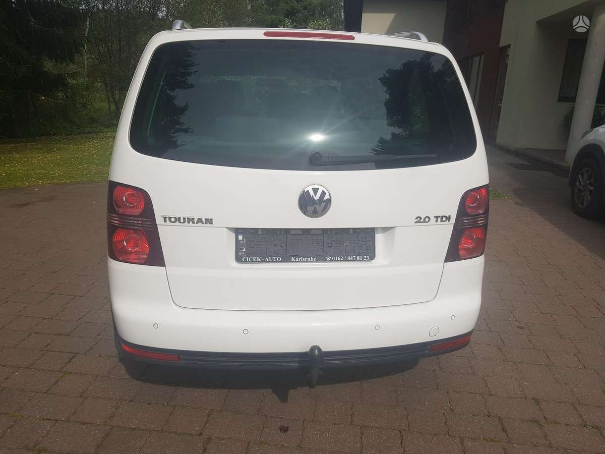 Volkswagen Touran - 8
