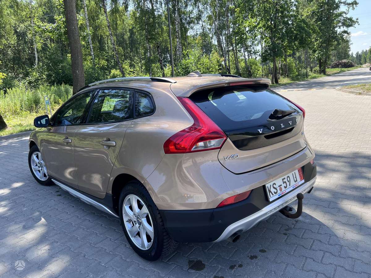 Volvo V40 Cross Country - 3