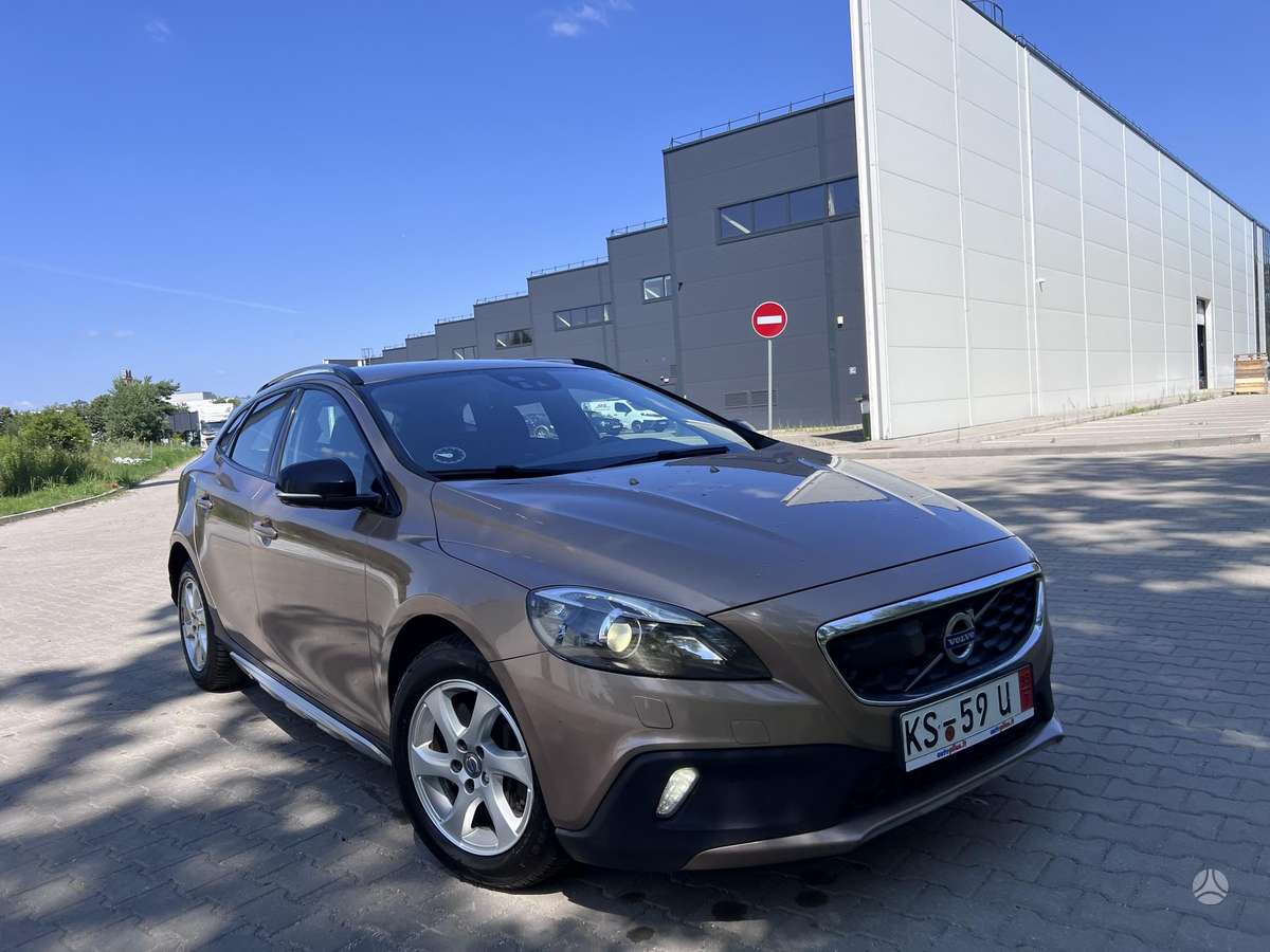 Volvo V40 Cross Country - 1