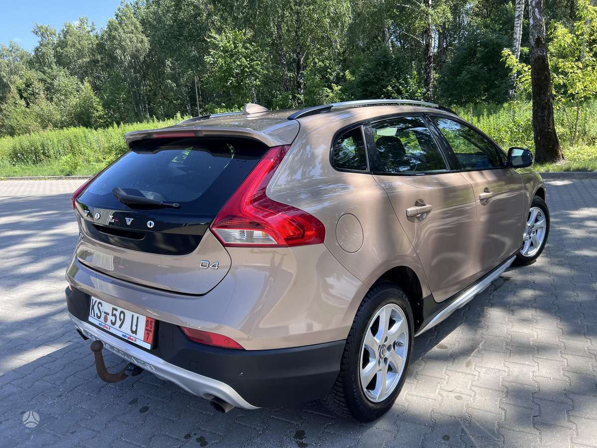 Volvo V40 Cross Country - 4