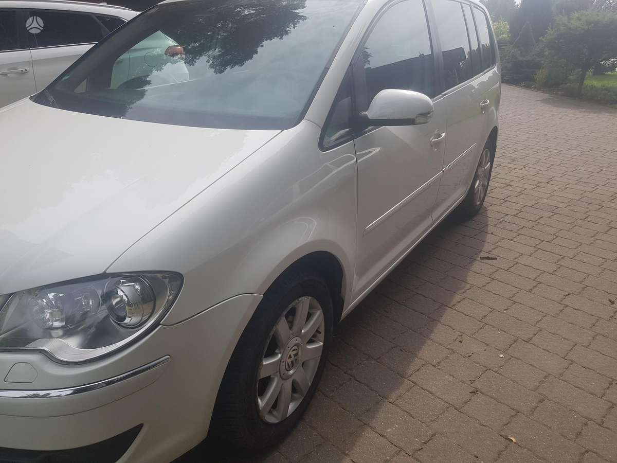 Volkswagen Touran - 5