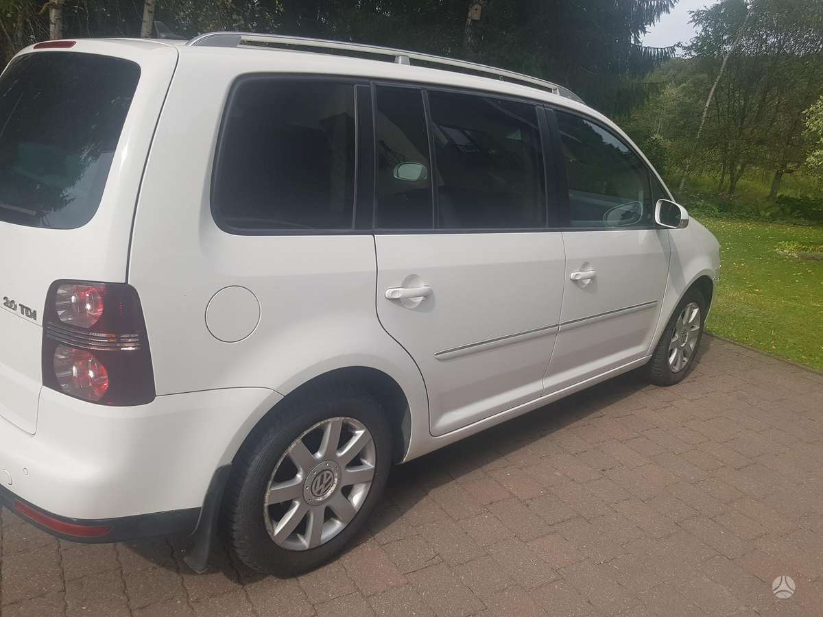 Volkswagen Touran - 6