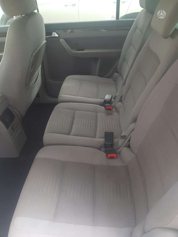 Volkswagen Touran - 9