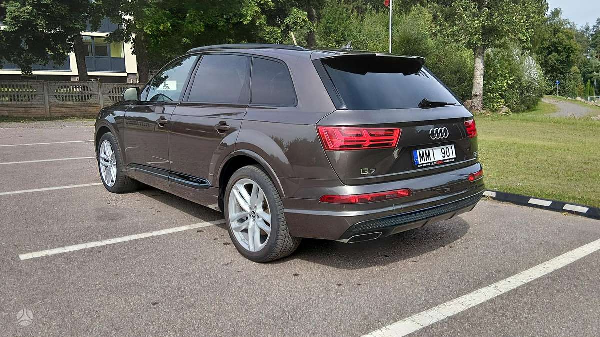 Audi Q7, 3.0 l., off-road / crossover