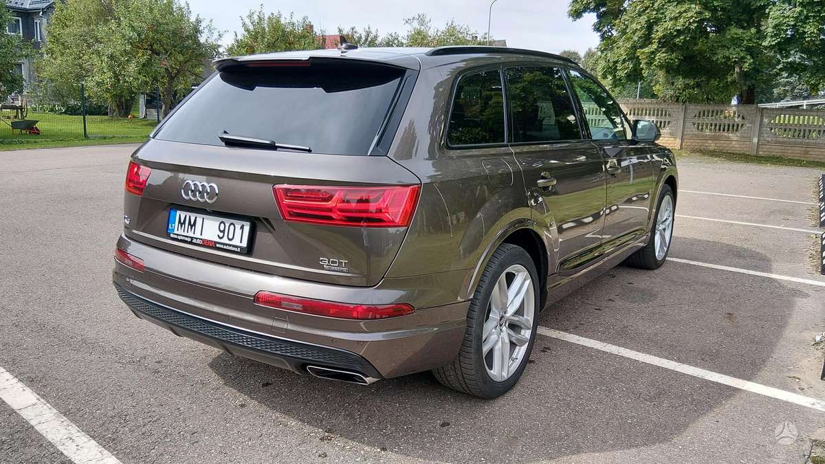 Audi Q7, 3.0 l., off-road / crossover