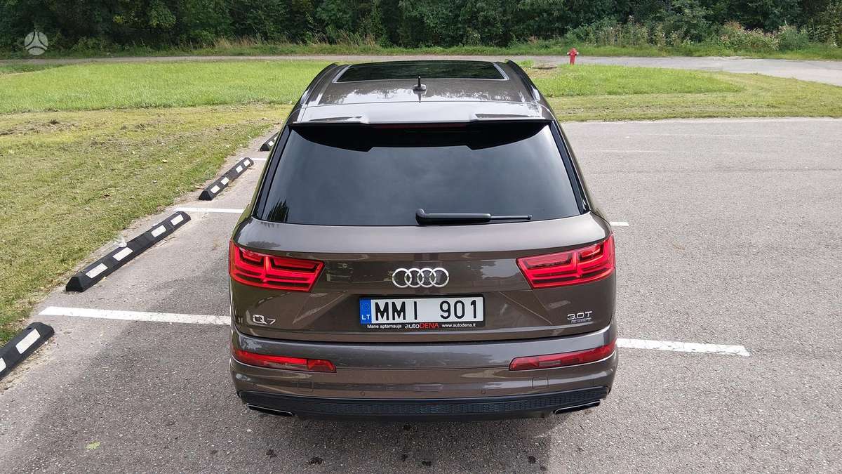 Audi Q7, 3.0 l., off-road / crossover