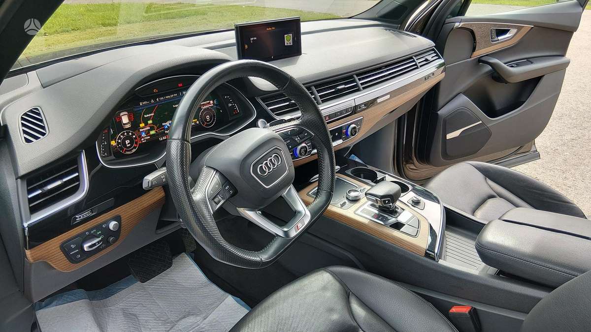 Audi Q7, 3.0 l., off-road / crossover