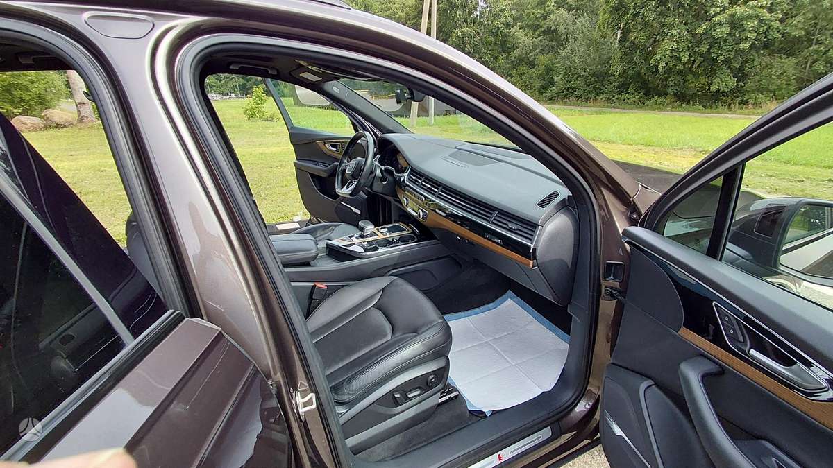 Audi Q7, 3.0 l., off-road / crossover