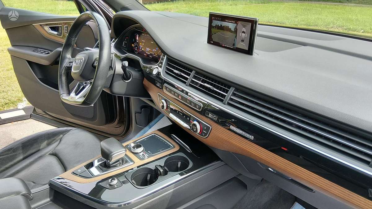 Audi Q7, 3.0 l., off-road / crossover