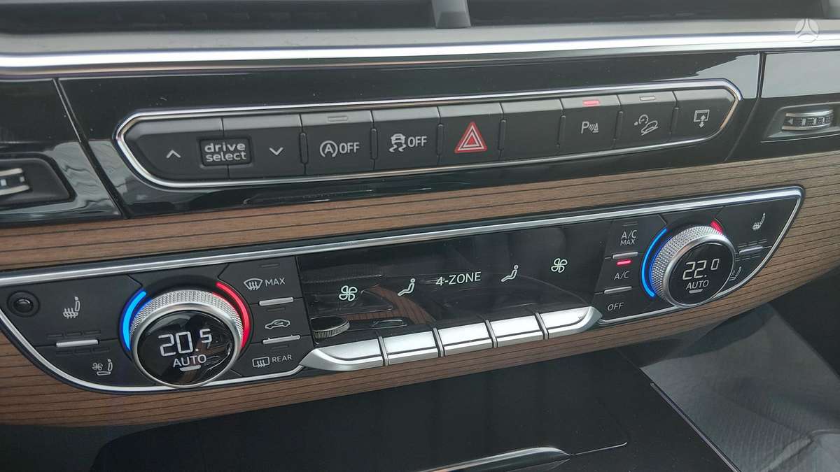 Audi Q7, 3.0 l., off-road / crossover
