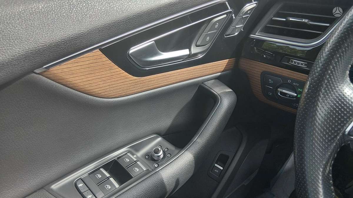 Audi Q7, 3.0 l., off-road / crossover