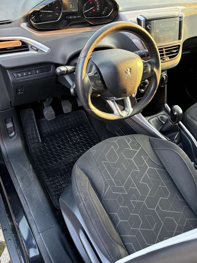 Peugeot 2008 - 12