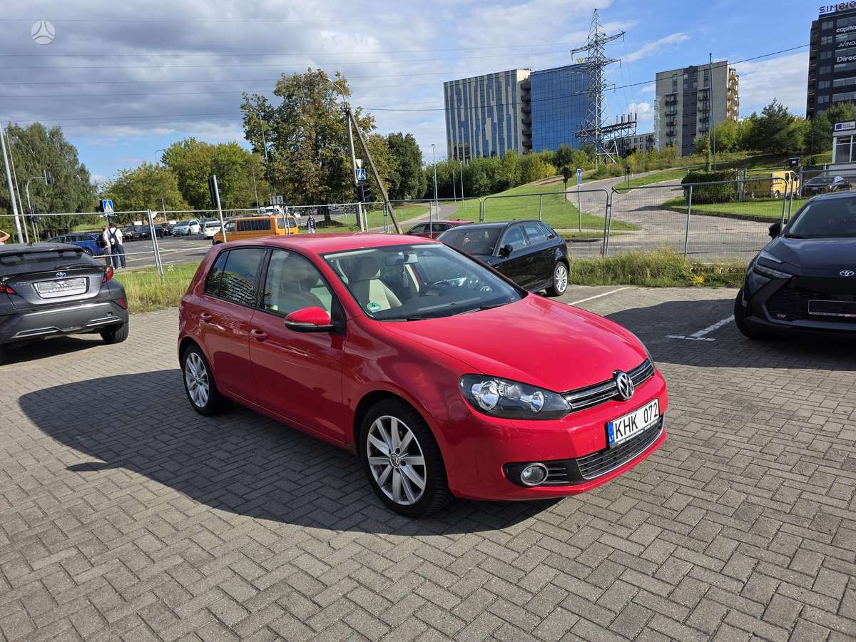 Volkswagen Golf - 2