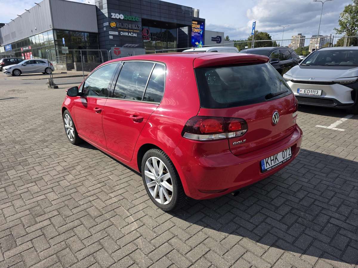 Volkswagen Golf - 5