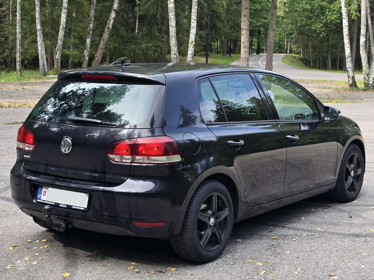 Volkswagen Golf - 2