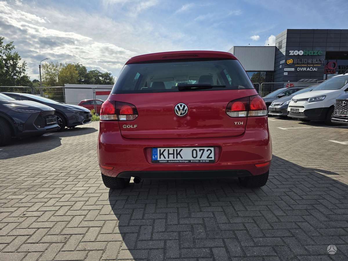 Volkswagen Golf - 6