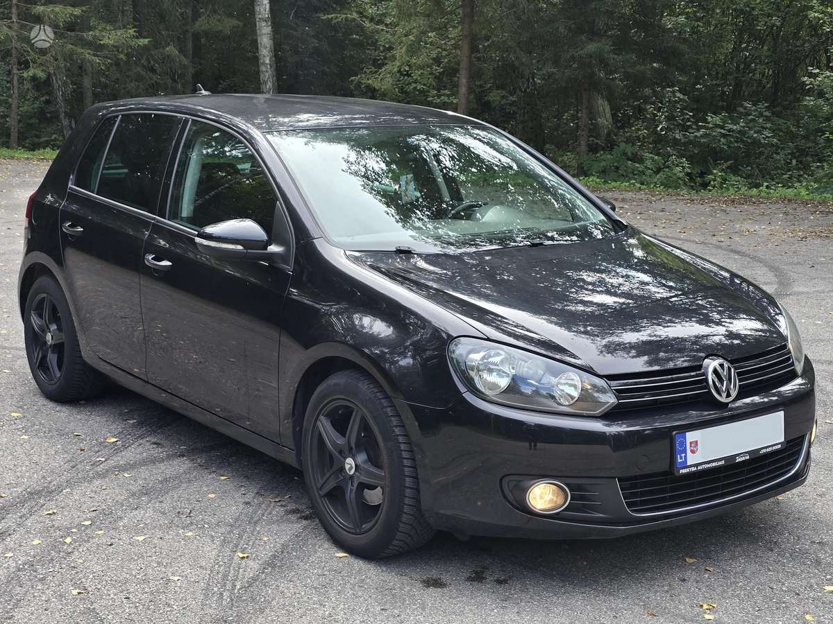 Volkswagen Golf - 1