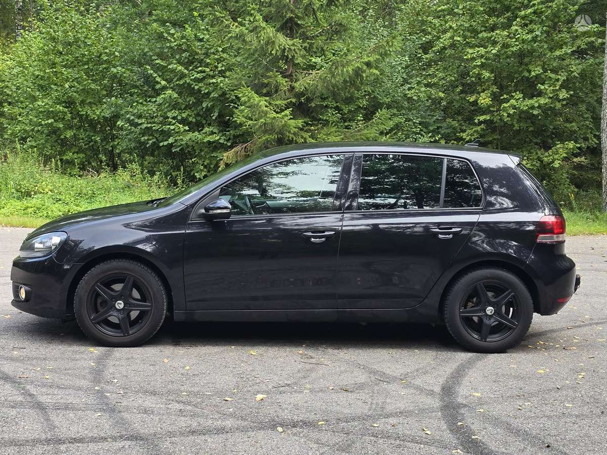 Volkswagen Golf - 6