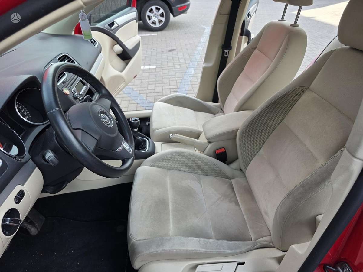 Volkswagen Golf - 12
