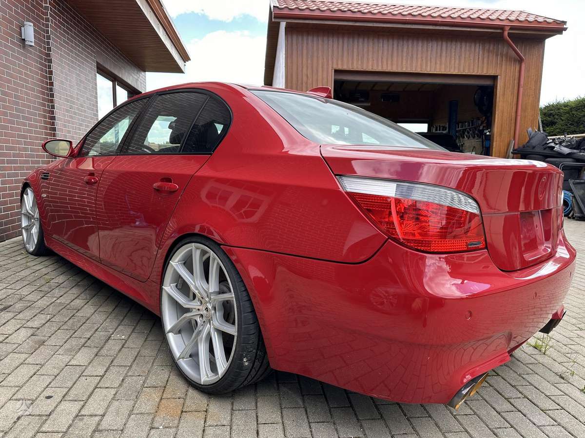 BMW M5, 5.0 l., Седан