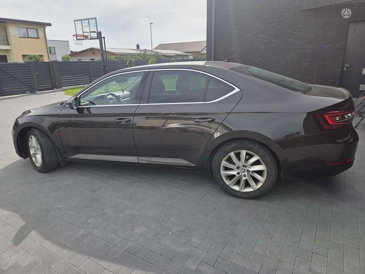 Skoda Superb, 1.8 l., hatchback