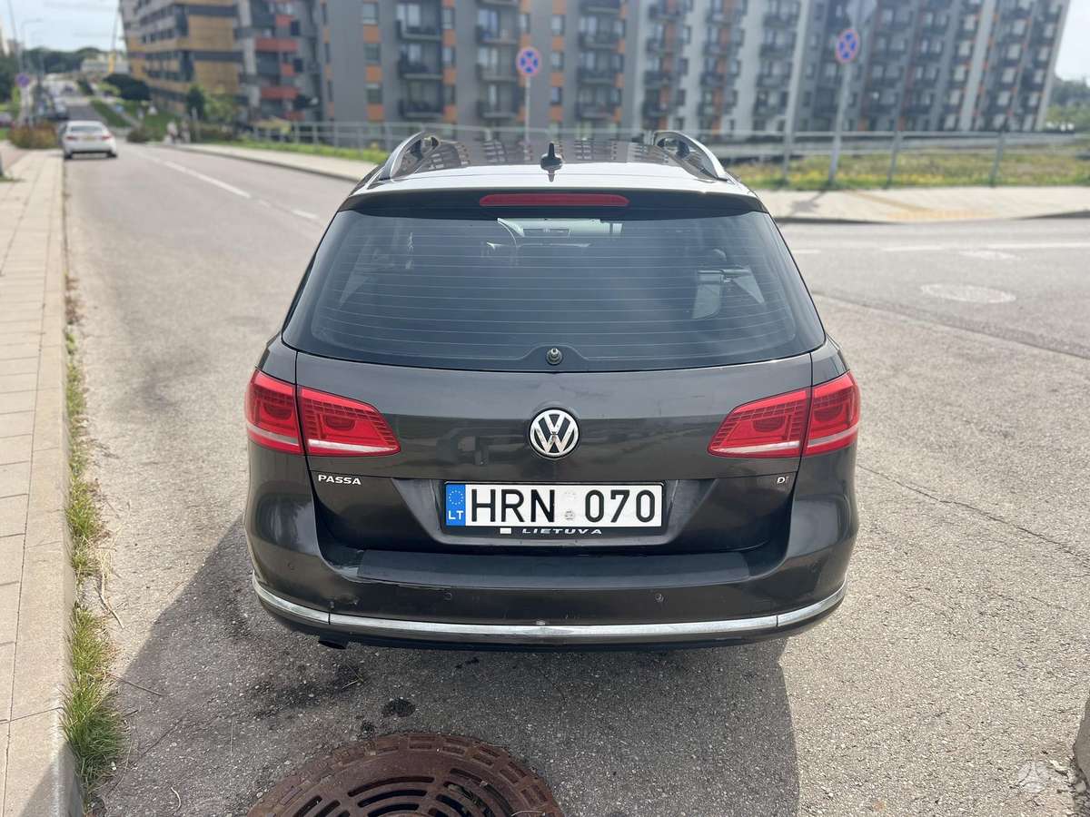 Volkswagen Passat - 4