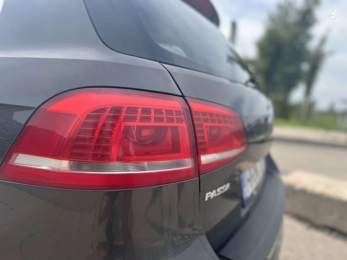 Volkswagen Passat - 8