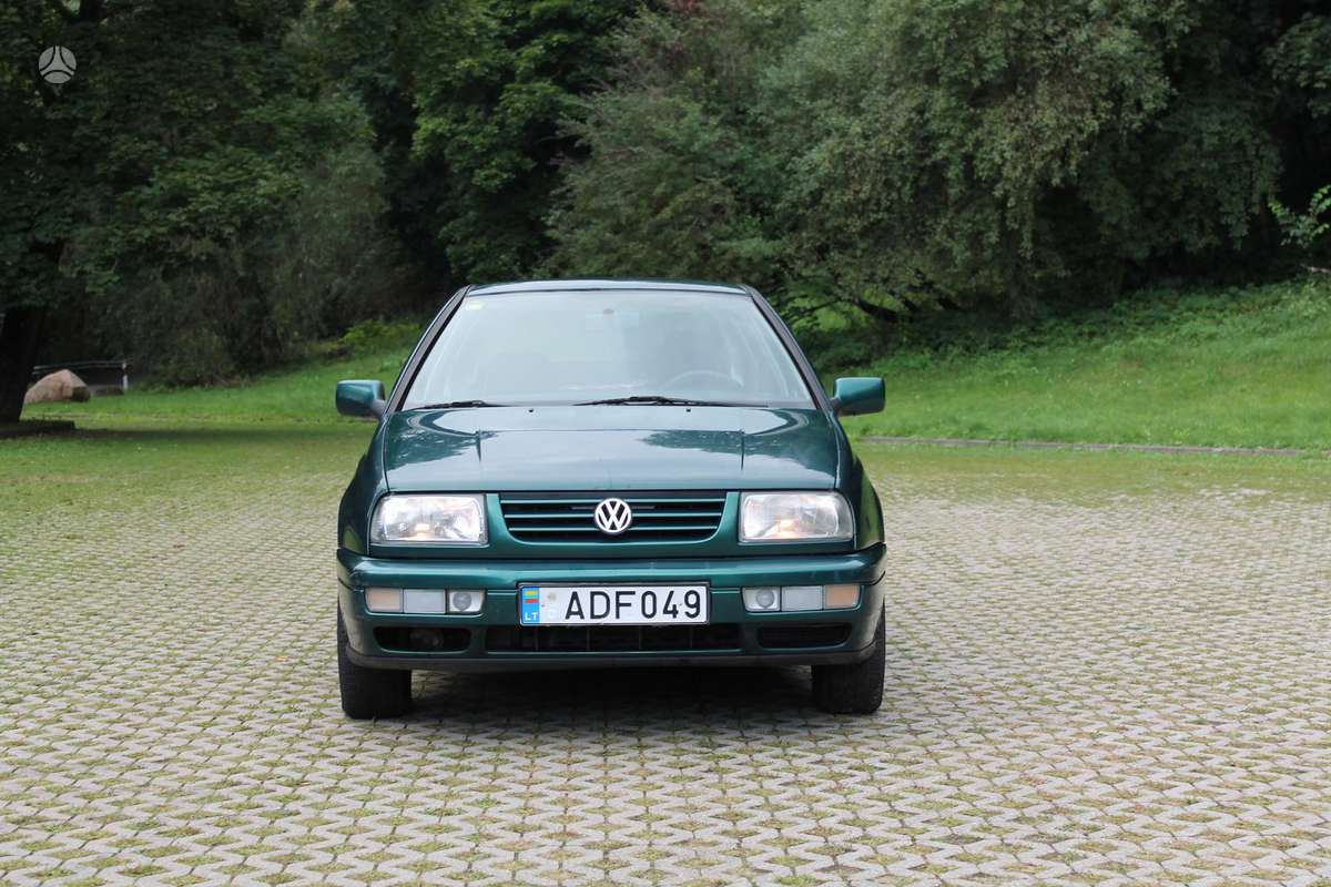 Volkswagen Vento - 10