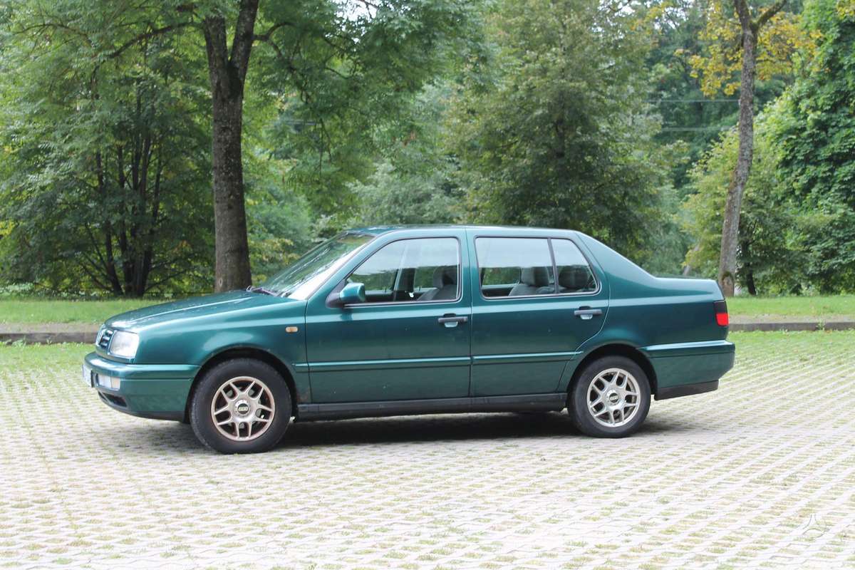 Volkswagen Vento - 2