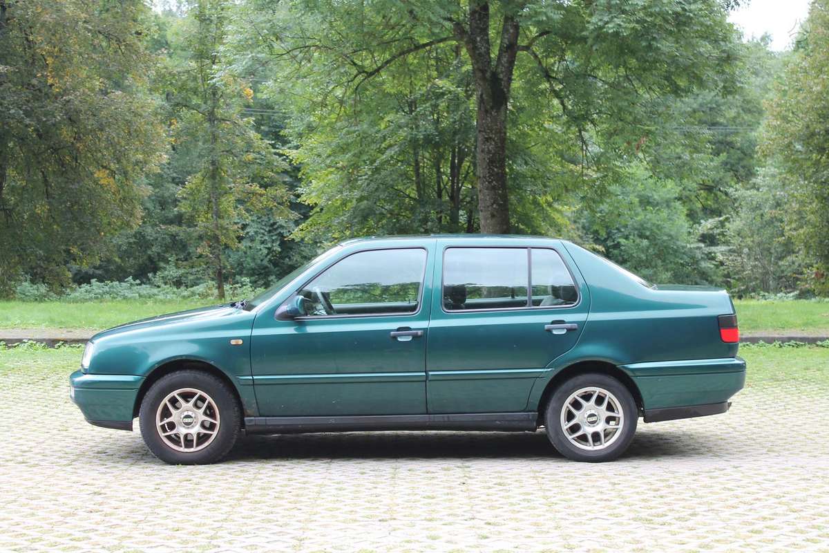Volkswagen Vento - 3