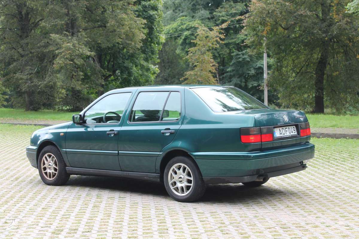 Volkswagen Vento - 4