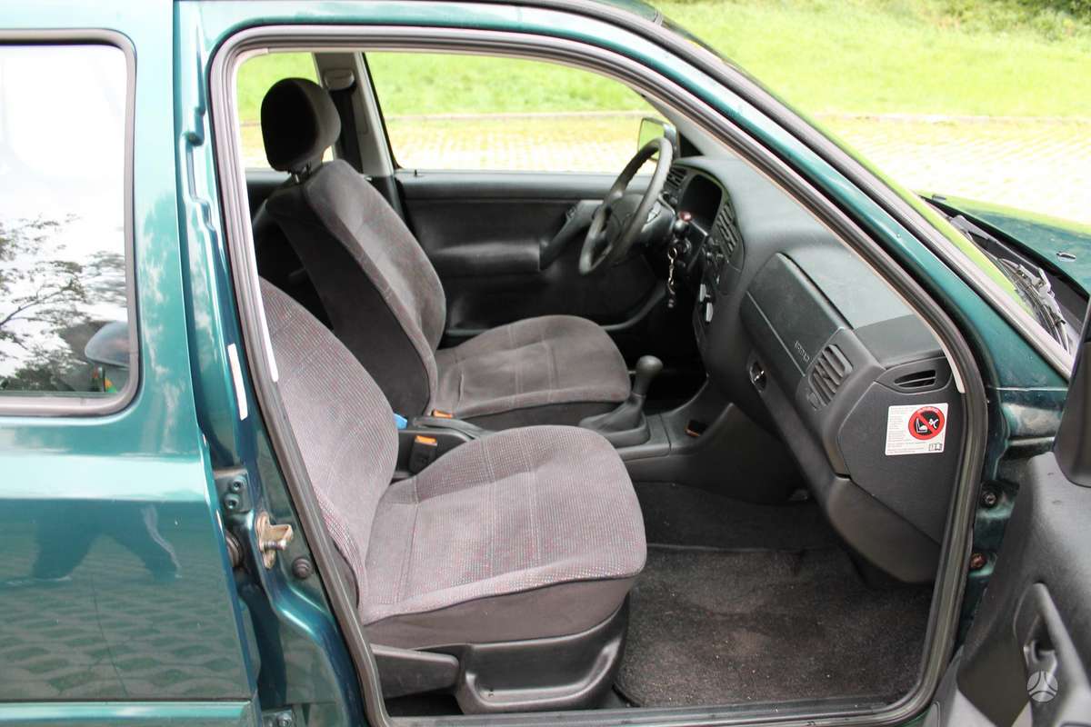 Volkswagen Vento - 11