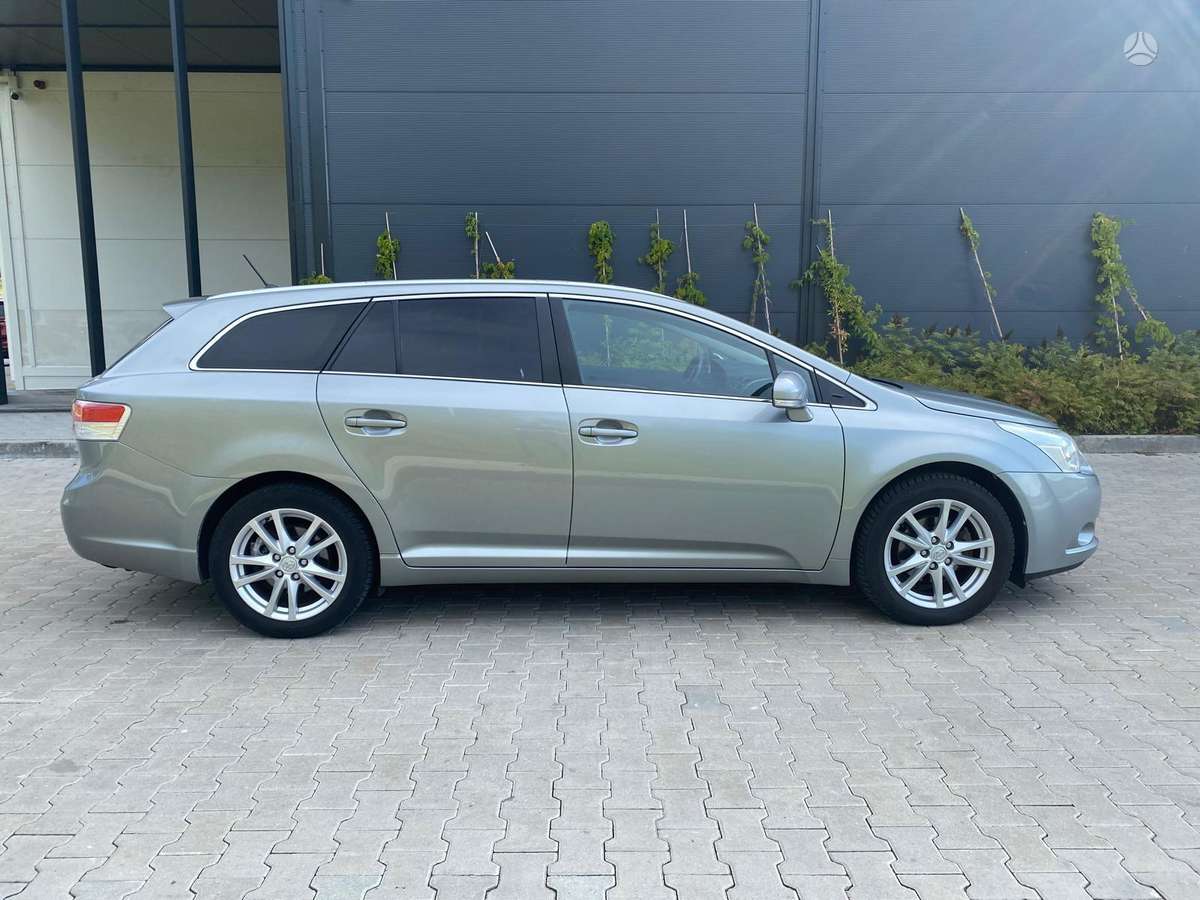 Toyota Avensis, 1.8 l., Универсал